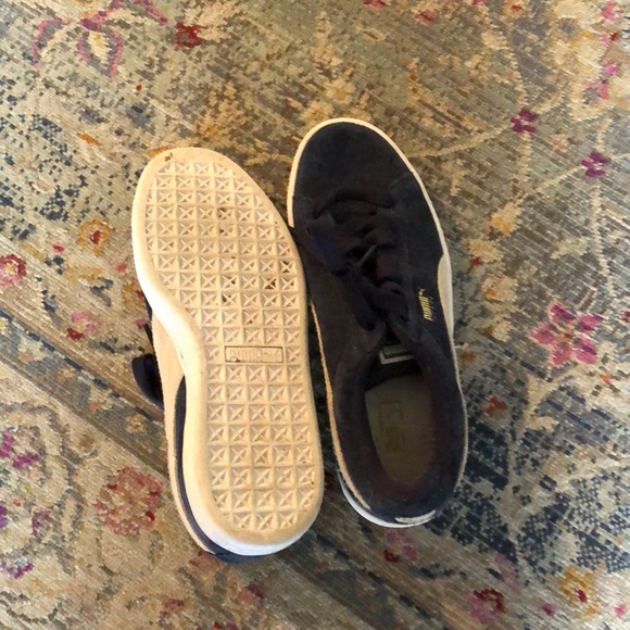 Blue suede pumas - Picture 3 of 5